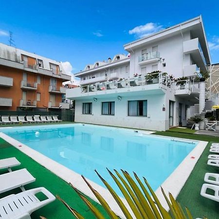 Nautilus Hotel Family All Inclusive Беллария-Иджеа-Марина Экстерьер фото